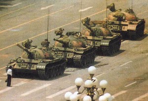 1b chine Pékin tienanmen blindé 1989 (2)