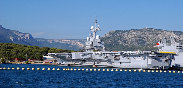 Toulon rade Charles de Gaulle et vu oct 2013 (9)